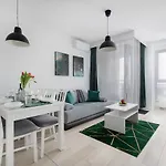 Easy Rent- Metropolitan 75 Hala Globus, 24h Check-in, Zana *