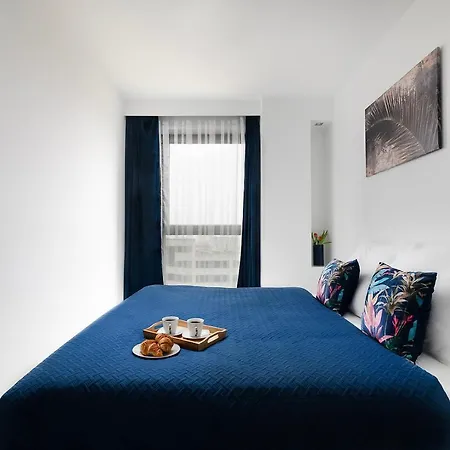 Easy Rent- Metropolitan 75 Hala Globus, 24h Check-in, Zana *