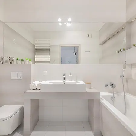 Easy Rent- Metropolitan 75 Hala Globus, 24h Check-in, Zana Apartman *