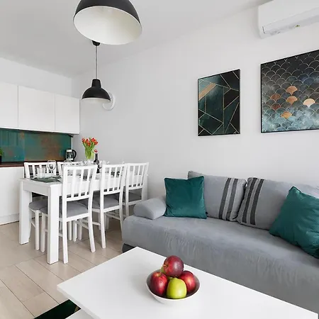 Easy Rent- Metropolitan 75 Hala Globus, 24h Check-in, Zana