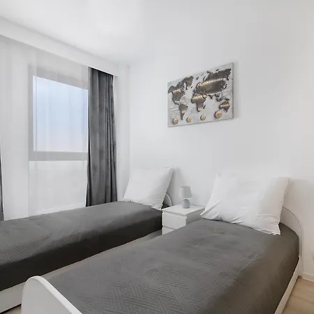 Easy Rent- Metropolitan 75 Hala Globus, 24h Check-in, Zana *