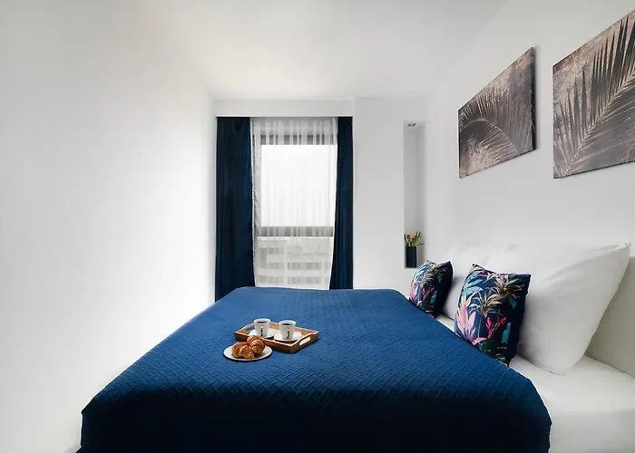 Easy Rent- Metropolitan 75 Hala Globus, 24h Check-in, Zana *